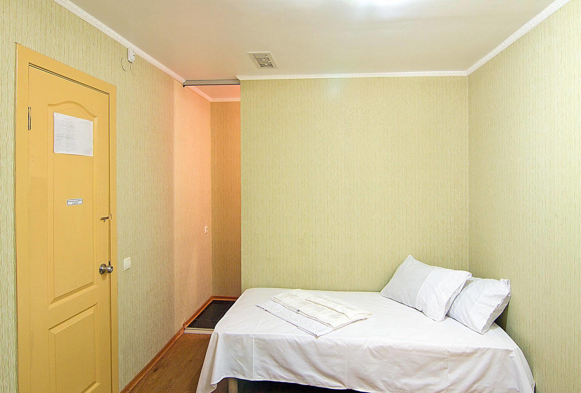 Tokyo Star Economy Hotel Odesa Exterior photo